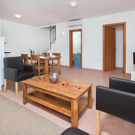 Jana Apartman